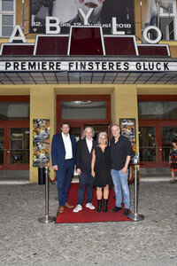 Filmpremiere 'Finsteres Glück' in Berlin