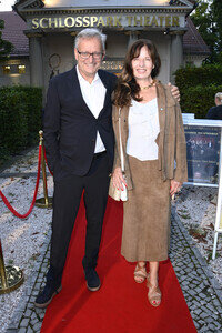 Theaterpremiere 'Der eingebildet Kranke' und 90. Geburtstag von Dieter Hallervorden in Berlin