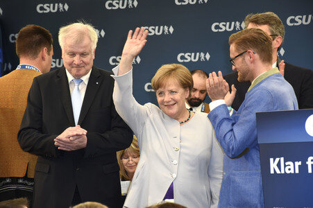 Angela Merkel besucht eine Festzeltveranstaltung der CSU in München