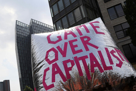 '#BlockG20 – colour the red zone!' Demonstration in Hamburg