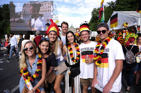 FIFA WM Public Viewing Deutschland gegen Südkorea in Berlin
