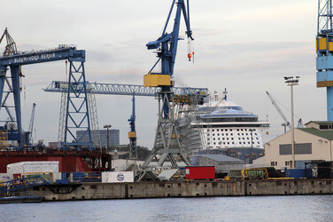 Das Kreuzfahrtschiff 'MS Quantum of the Seas', Hamburg