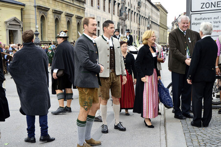 Trachten- und Schützenzug 2015 in München