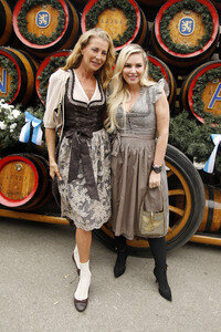 Regines Damenwiesn beim Oktoberfest 2025 in München