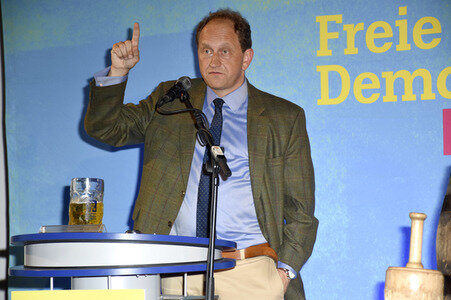 Liberaler Bieranstich der FDP in Grasbrunn