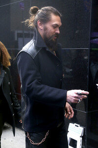 Jason Momoa in der Nachrichtensendung 'Good Morning America' in New York
