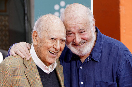 Hand and Footprint Ceremony mit  Carl und Rob Reiner in Los Angeles