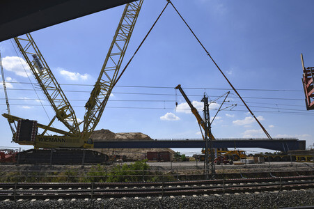 Arbeiten am Neubau der Brücke der B 101 bei Großenhain