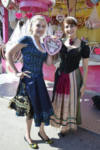 Damen-Wiesn 2015 von Unternehmerin Regine Sixt auf dem Oktoberfest in München