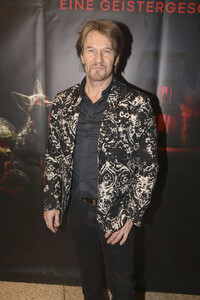 Theaterpremiere '2:22 - Eine Geistergeschichte' in Berlin