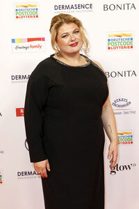 Goldene Bild der Frau 2025 in Hamburg