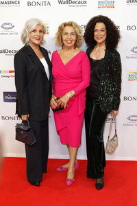 Goldene Bild der Frau 2025 in Hamburg