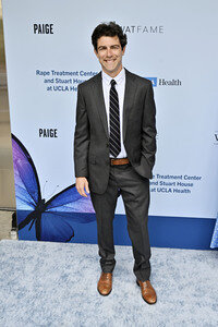 Rape Treatment Center and Stuart House Brunch mit dem Cast von 'The Pitt' in Los Angeles