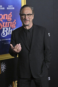 Closing Ceremony und Filmpremiere 'Song Sung Blue', AFI Fest 2025 in Los Angeles