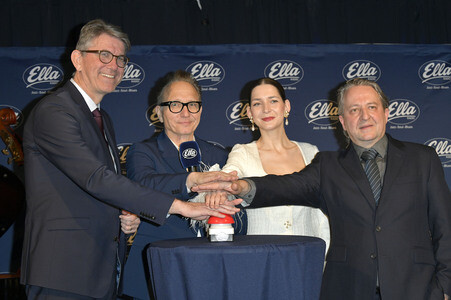 Fototermin zum Sendestart von Ella Radio in Berlin