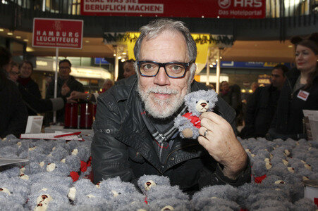22. Charity Teddybären Verkauf in Hamburg