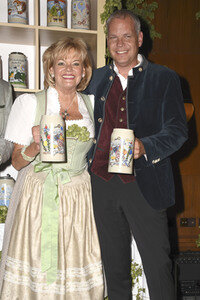 Hofbräu Festzelt Krugvorstellung 2017 in München