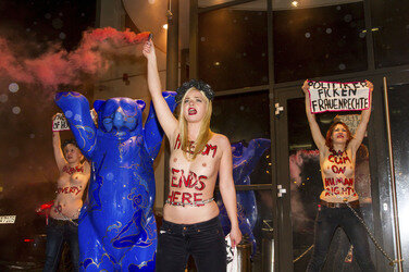 Femen Aktivistinnen stürmen das Bordell 'Artemis', Berlin