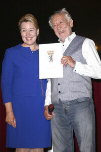 Theaterpremiere 'Der eingebildet Kranke' und 90. Geburtstag von Dieter Hallervorden in Berlin