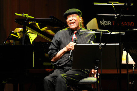 Konzert von Al Jarreau und der NDR Bigband in Hamburg