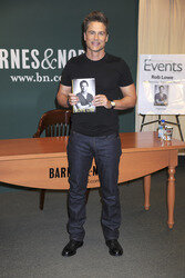 Rob Lowe signiert sein Buch 'Love Life', New York