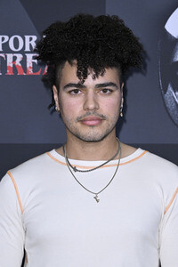 Filmpremiere 'Corporate Retreat' in Burbank