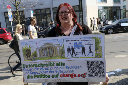 Demonstration gegen die Umstrukturierung der Berliner Volksbühne