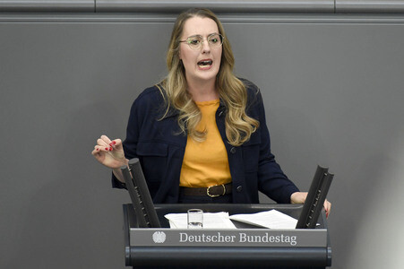 64. Sitzung des Deutschen Bundestages in Berlin