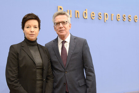 Pressekonferenz zur Entwicklung und aktuellen Flüchtlingszahlen in Berlin
