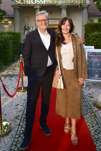 Theaterpremiere 'Der eingebildet Kranke' und 90. Geburtstag von Dieter Hallervorden in Berlin