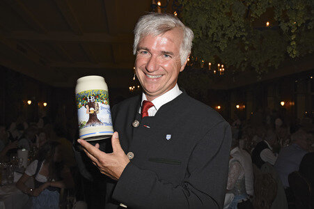 Hofbräu Festzelt Krugvorstellung 2016 in München