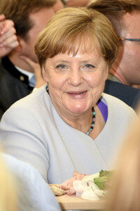 Angela Merkel besucht eine Festzeltveranstaltung der CSU in München