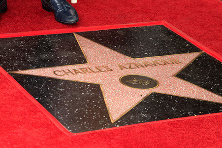 Charles Aznavour erhält einen Stern auf dem Hollywood Walk of Fame in Los Angeles