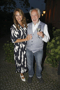 Überraschungsgala zum 90. Geburtstag von Dieter Hallervorden in Berlin