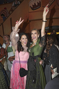 Cathy Hummels Wiesn-Bummel beim Oktoberfest 2026 in München