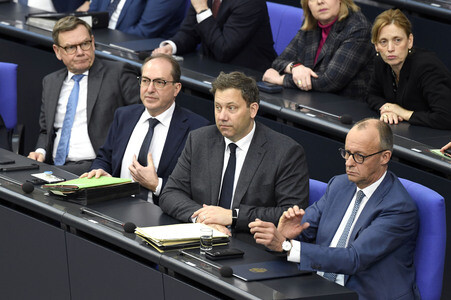 64. Sitzung des Deutschen Bundestages in Berlin