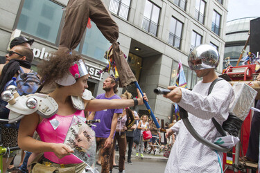 Demoparade gegen Fashion Terror und für Faire Mode und Trashion, Berlin