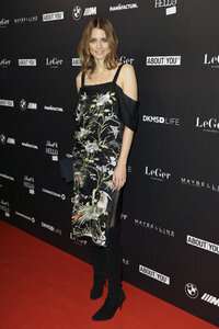 Lena Gerckes Christmas Dinner Party 2017 in Hamburg