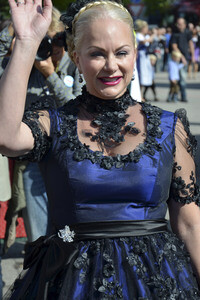 Damen-Wiesn 2015 von Unternehmerin Regine Sixt auf dem Oktoberfest in München