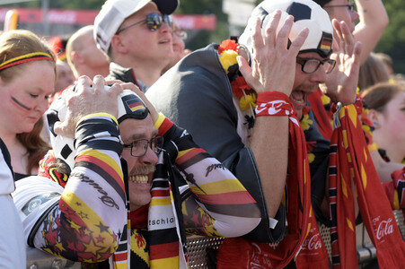 Fanmeile beim UEFA-Fußball-Europameisterschaft 2016 Spiel Deutschland gegen Nordirland in Berlin
