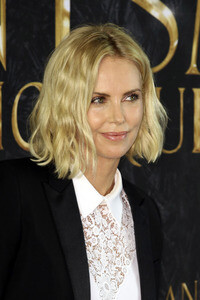 Photocall zu 'The Huntsman & the Ice Queen' in Hamburg