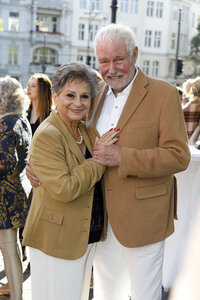 Offizielle Einweihung des Harald-Juhnke-Platzes in Berlin