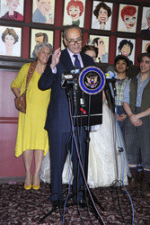 U.S. Senator Charles E. Schumer Berkanntgabe, New York