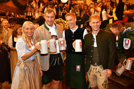 Wiesn Anstich im Schottenhamel Festzelt auf dem Oktoberfest 2026 in München