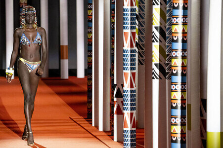 Dolores Cortés Fashion Show auf der Merceds-Benz Fashion Week M