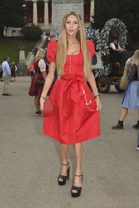 Regines Damenwiesn beim Oktoberfest 2025 in München