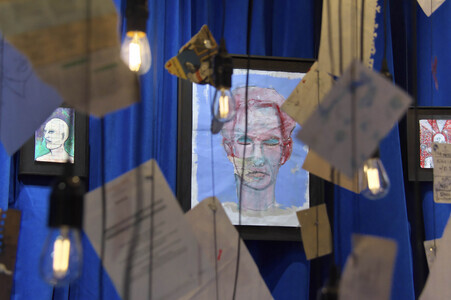 Ausstellung 'A Bunch of Stuff -Tokyo' von Johnny Depp in Tokio