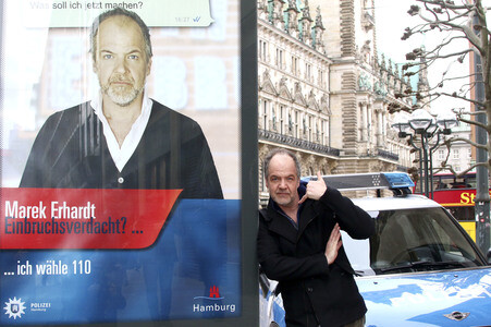 Plakatkampagne der Polizei mit Marek Erhardt in Hamburg