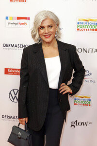 Goldene Bild der Frau 2025 in Hamburg