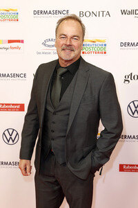 Goldene Bild der Frau 2025 in Hamburg